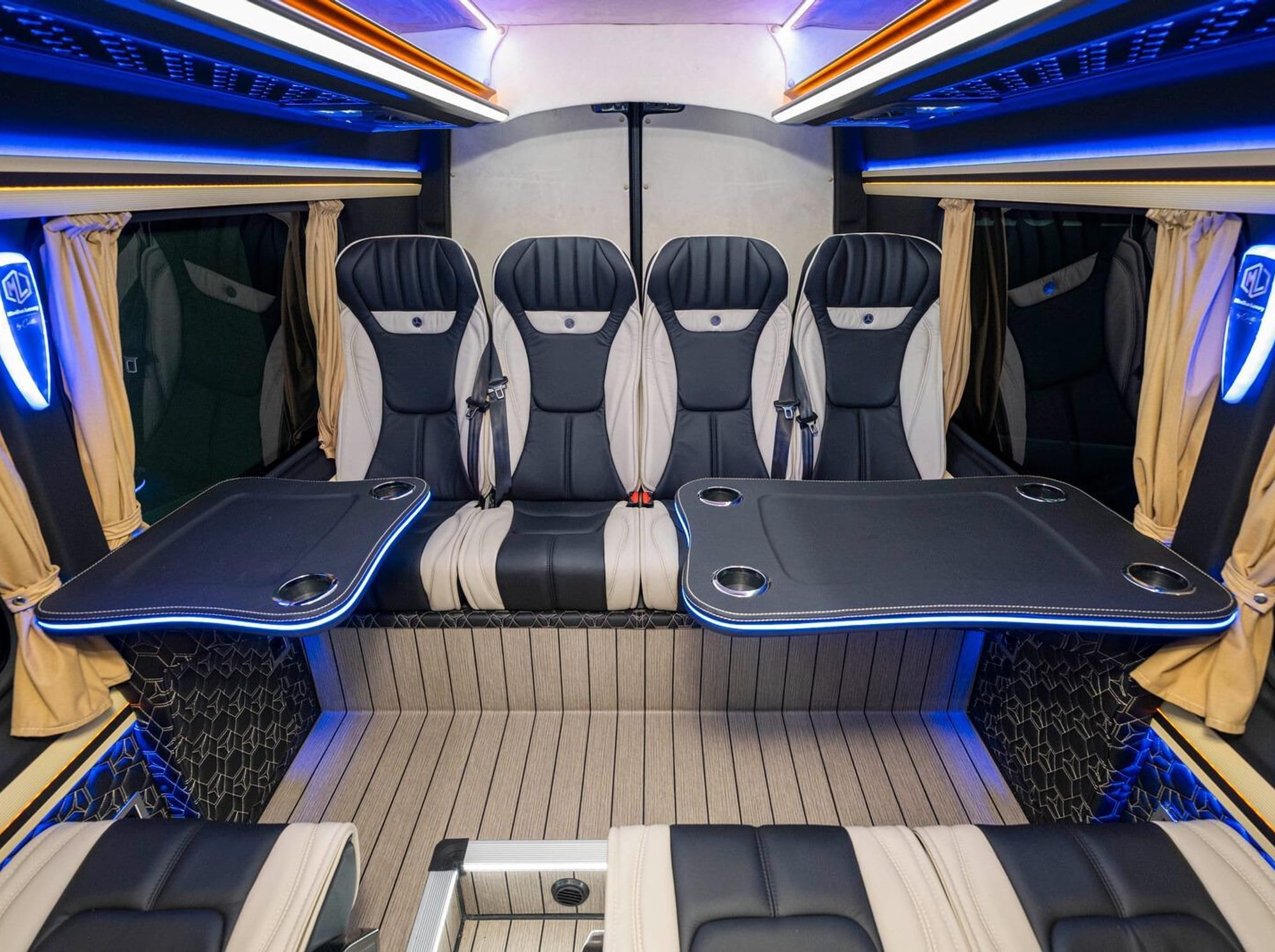 VIP Minibus — Ansicht 4