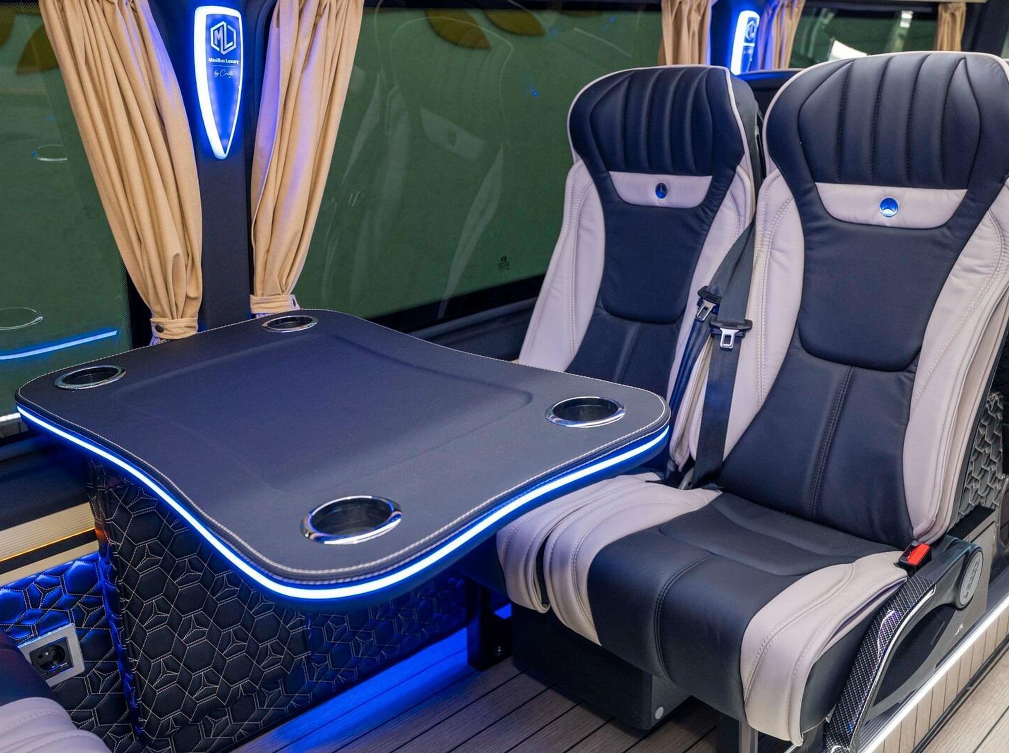 VIP Minibus — Ansicht 5